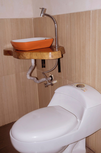 Bathroom, Caiman Lodge, Putumayo