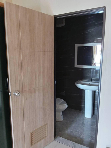 Bathroom, Thai Ngam Palace Hotel, Kaeng Khlo