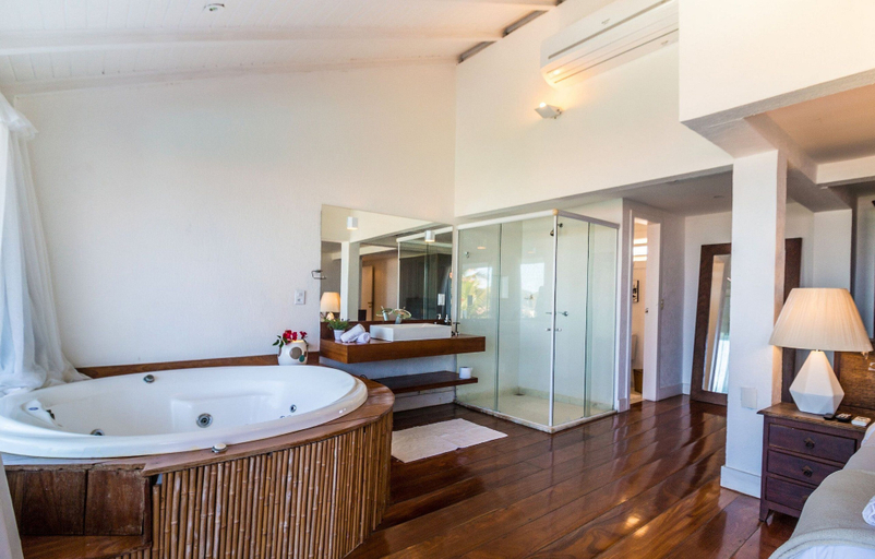 Bathroom 4, Greenville, Armação dos Búzios