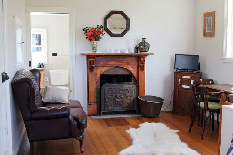 Others 4, Wines for Joanie Cottage, West Tamar - Pt A