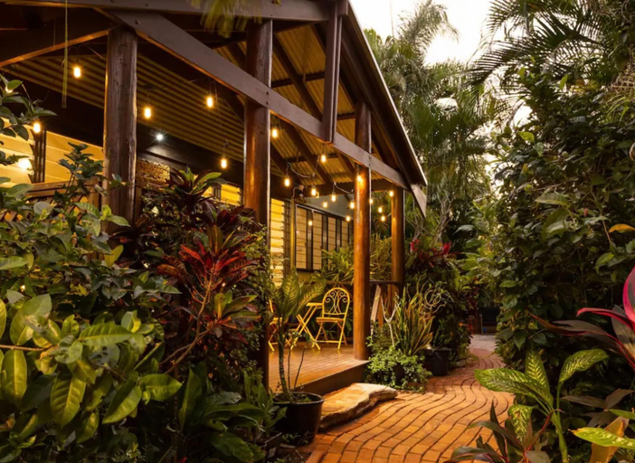 Exterior & Views, Villa within walking distance of cable, Broome