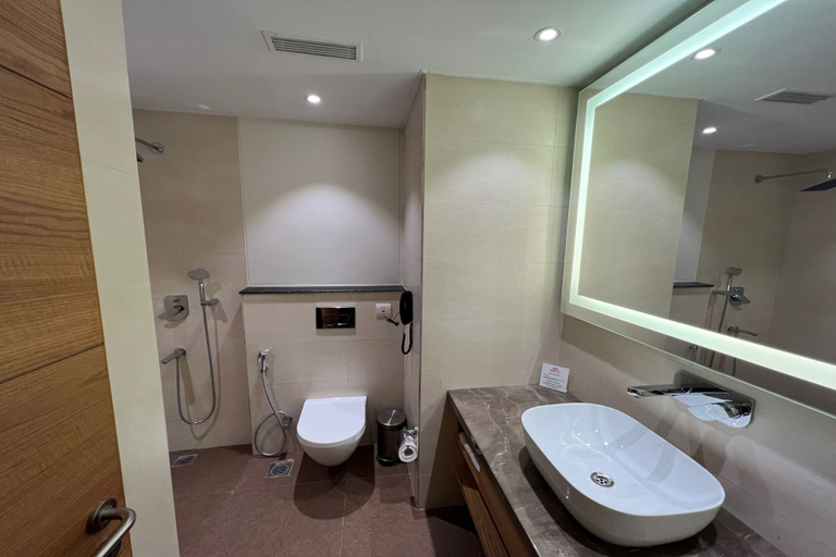 Bathroom 4, Hotel Pasricha, Jabalpur