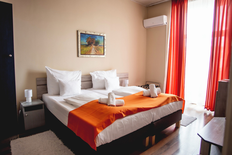 Bedroom 3, Hotel Kapos, Kadarkút