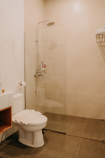 Bathroom 8