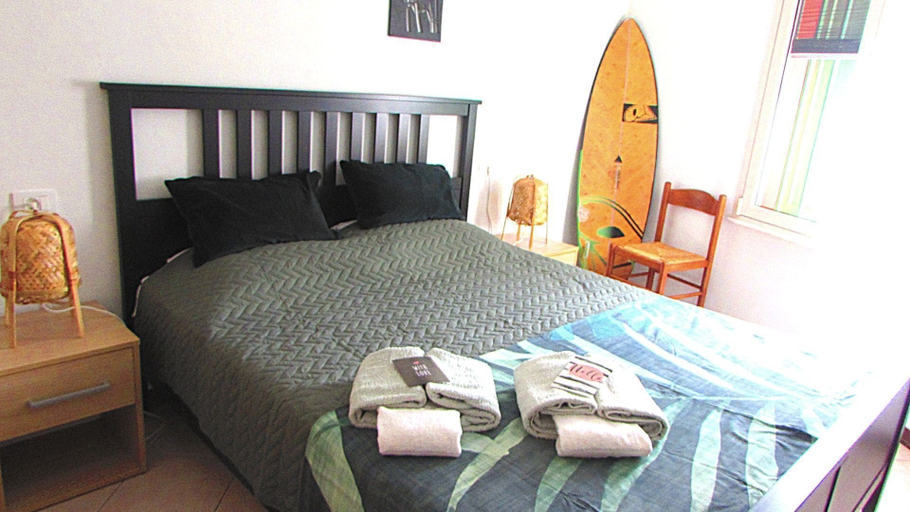 Bedroom 3, Comfy Sea View 2 bed Apartment Santa Maria