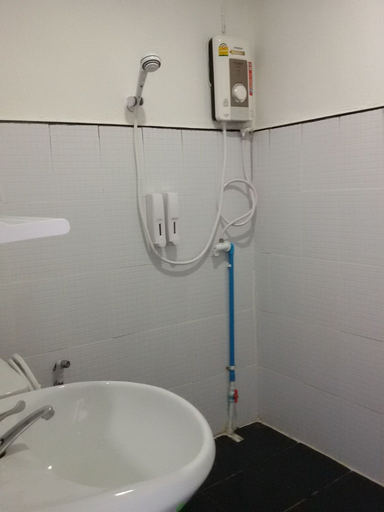 Bathroom 3, Aenguy Sabey Chiangkhan Homestay, Chiang Khan