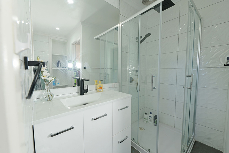 Bathroom 4, Bayside 4-BRM Home near Mentone, Melbourne
