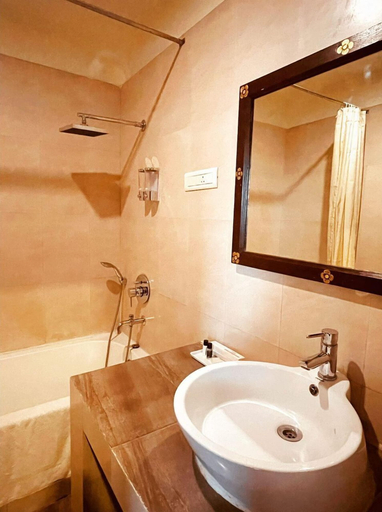 Bathroom 3, Hotel Dorjiling, Wangchang