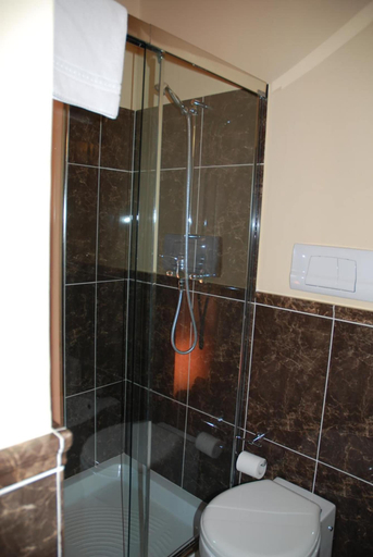 Bathroom 4, Diamantino Town House, Padua