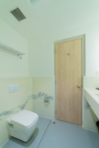 Bathroom 5, Deccan Serai Grande Gachibowli, Hyderabad
