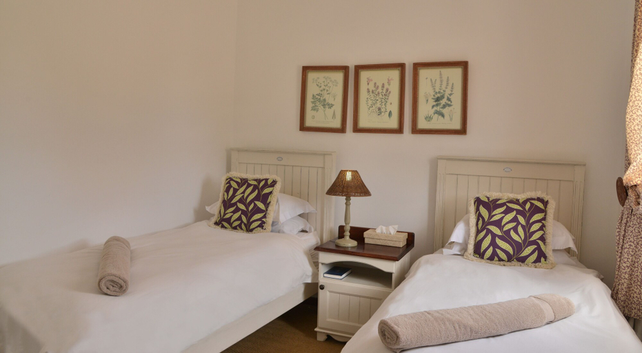 Bedroom 2, De Hoop Equipped Cottages, Overberg