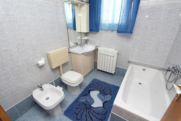 Bathroom 3, Apartments Dujmovic, Rovinj