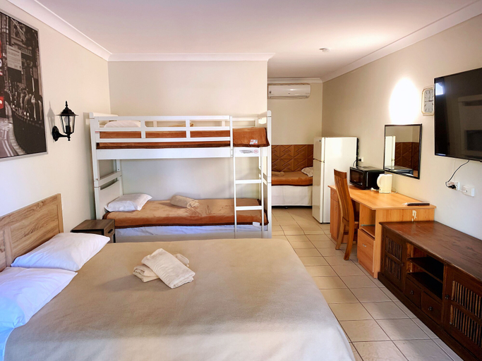 Bedroom 3, Central Jetty Motel, Wyong - South and West