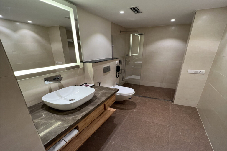 Bathroom 4, Hotel Pasricha, Jabalpur