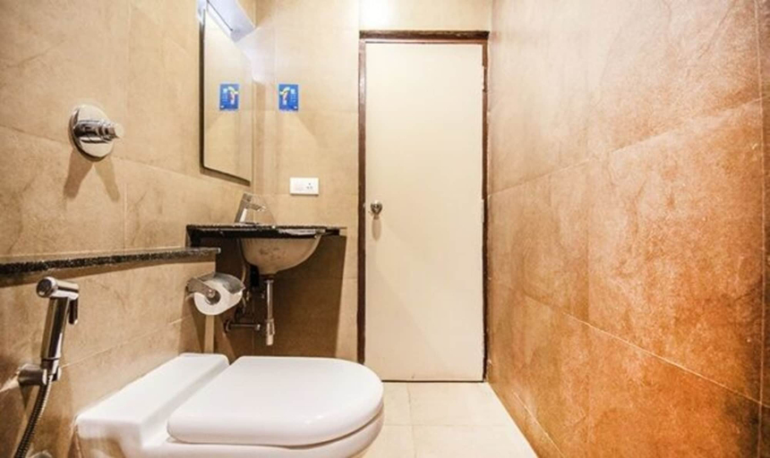Bathroom 3, Fabhotel Celebrity Layout, Bangalore