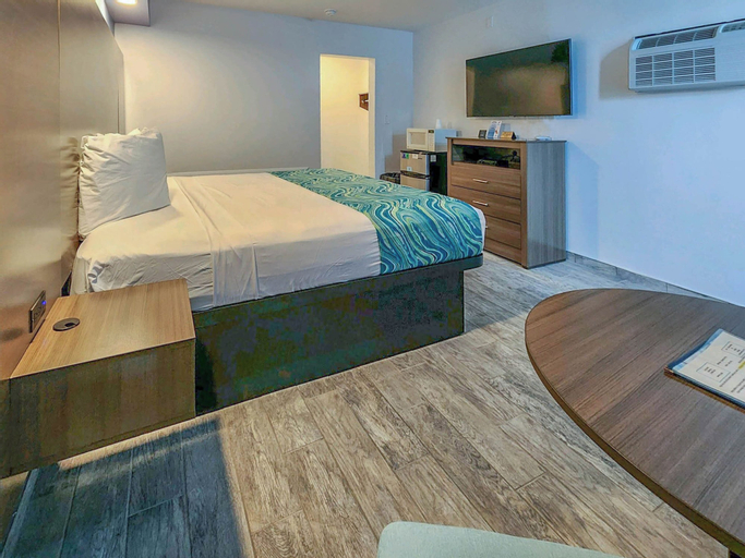 Bedroom 12