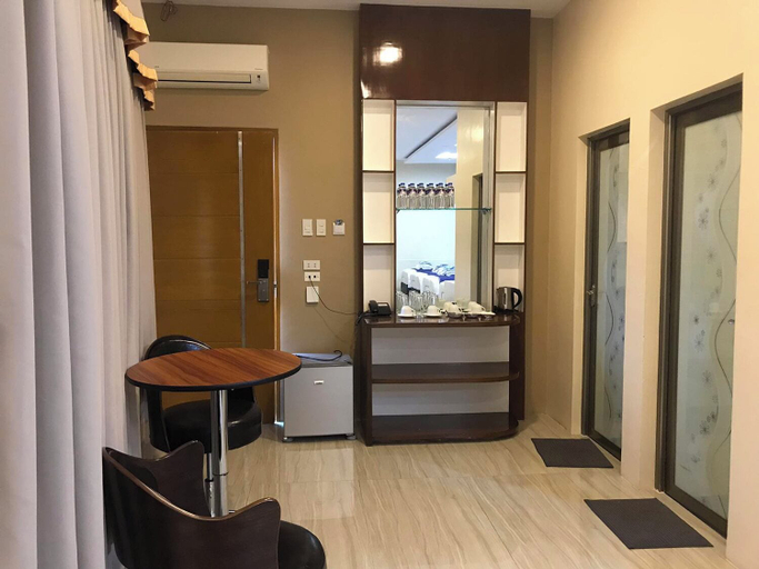 Bathroom 4, NutriTECH Hotel and Events, Calapan City