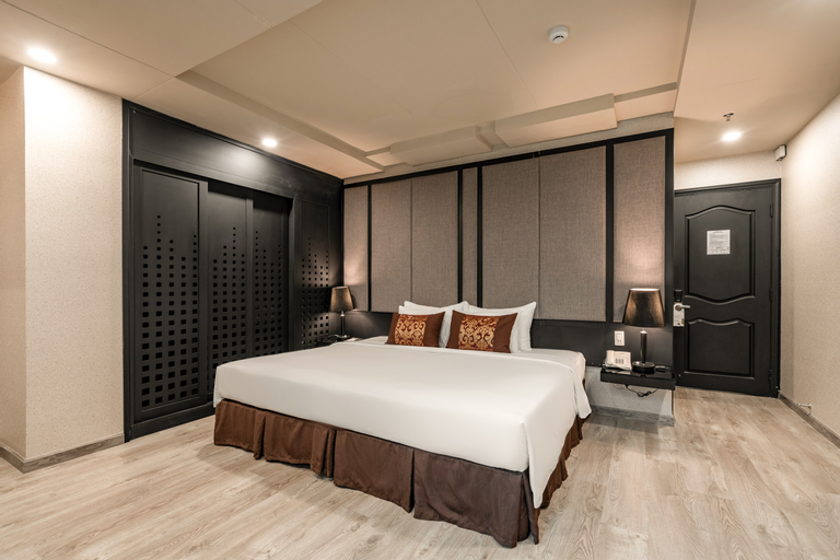 Bedroom 25