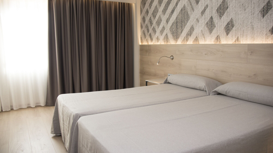 Bedroom 3, Hotel Port Alicante City & Beach, Alicante