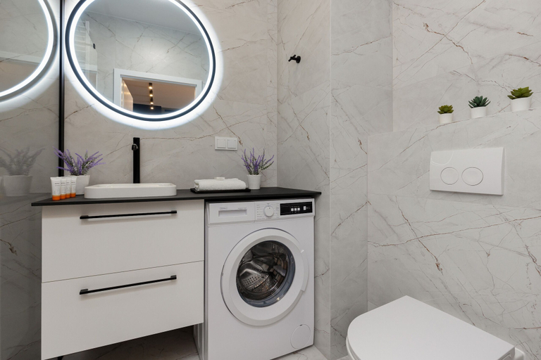 Bathroom 4, Warsaw Apartament Praga + AC by Renters, Warsaw