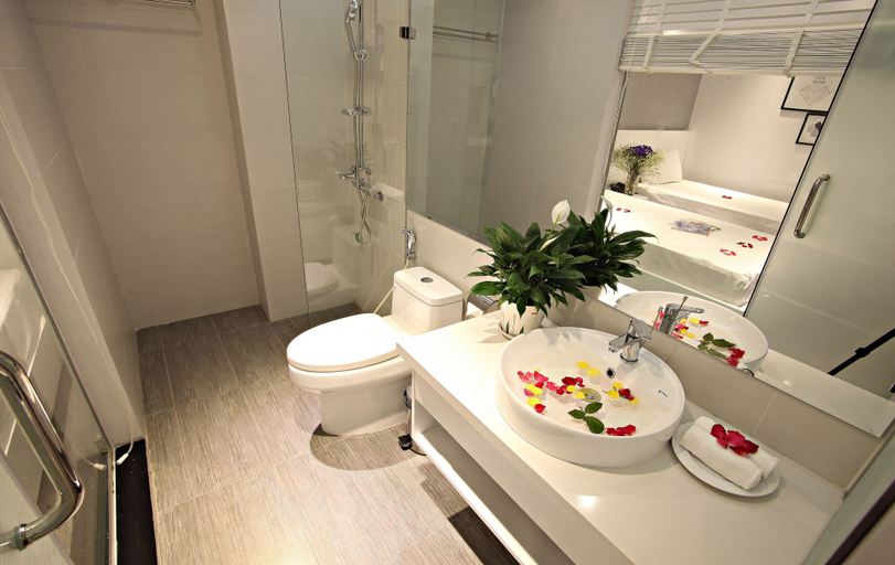 Bathroom 4, Hanoi Ping Luxury Hotel, Từ Liêm