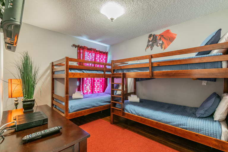 Bedroom 3, Near Theme Parks! Potter's Castle! Gorgeous, 3 BR's, Sleeps 8, Pool!, Osceola