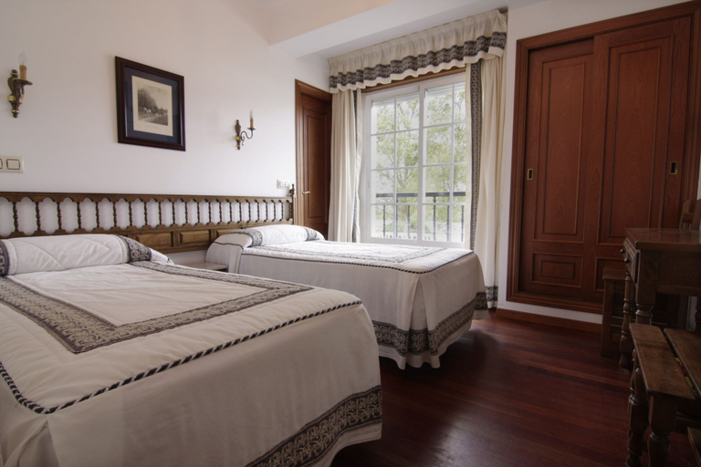 Bedroom 2, Hotel As Areas I, Lugo