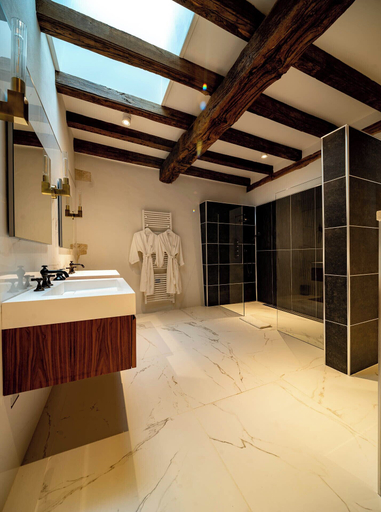 Bathroom 3, Château de Belet, Dordogne
