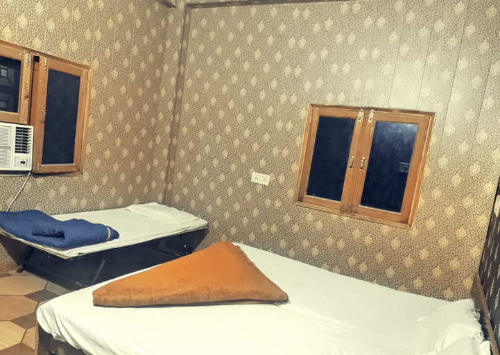 Sport & Beauty, Goroomgo Anand Guest House Mathura, Mathura