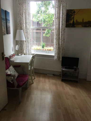 Bathroom, London Bridge - Entire 2 Bedroom Apart, London