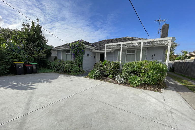 Exterior & Views 2, Bayside 4-BRM Home near Mentone, Melbourne