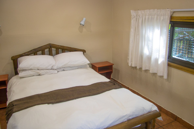 Bedroom 4, Coral Divers, Umkhanyakude