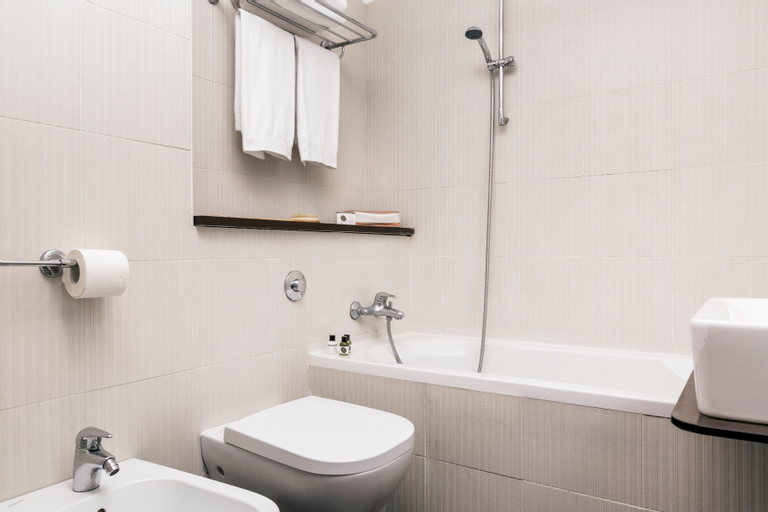 Bathroom 7