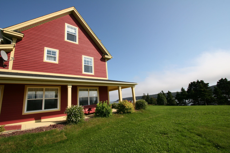 Exterior & Views