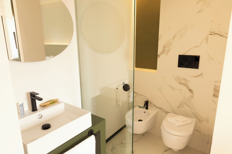 Bathroom 5, The City Hotel Ancona, Ancona