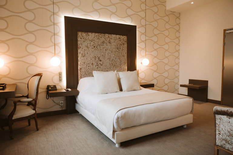 Bedroom 2, Domaine d'en Fargou, Tarn