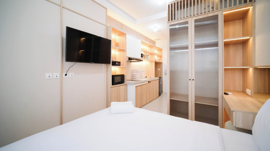 Bedroom 2, Cozy Studio Connected to Mall at The Vertu Apartment By Travelio, Surabaya