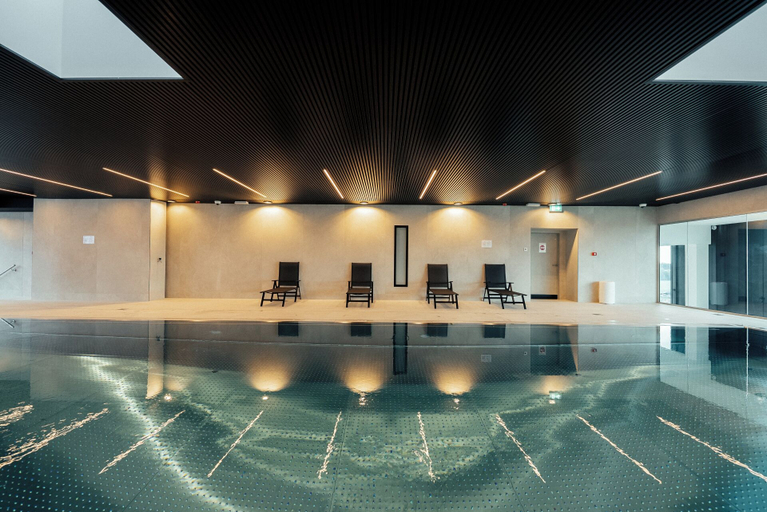 Sport & Beauty 5, Stylish Luxurious Apt w Pool & Gym ID214, Luxembourg
