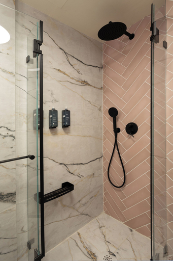Bathroom 5, De Sheinkin Suites