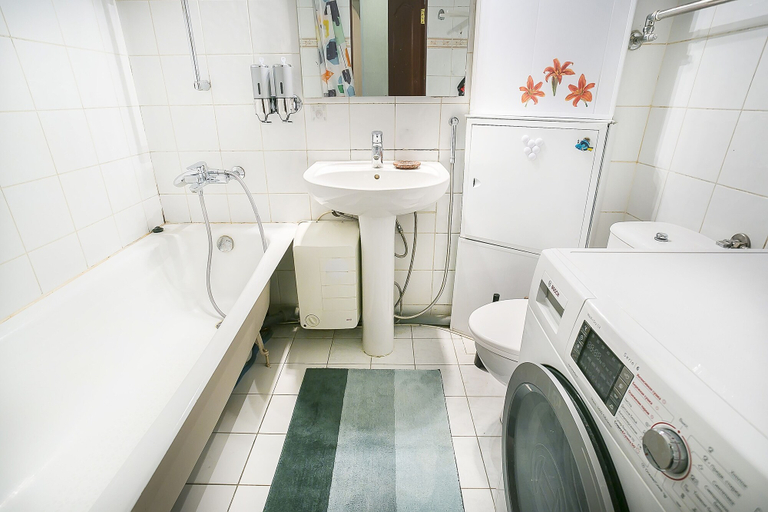 Bathroom 4, Apartment on Tryokhgorny Val 3, Katav-Ivanovskiy rayon