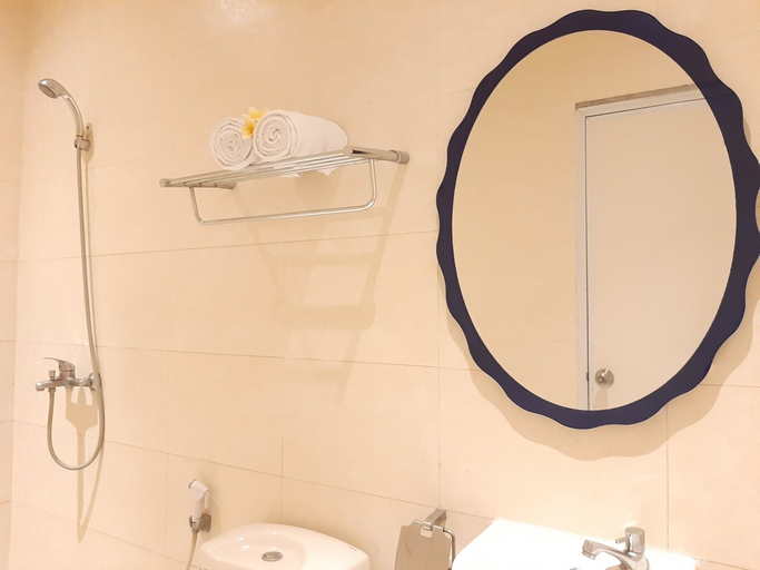 Bathroom 25