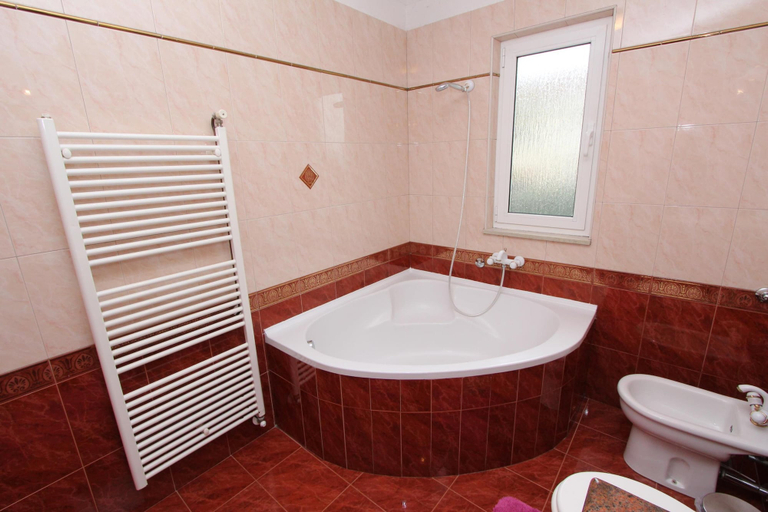 Bathroom 3, Apartments Divna, Rovinj