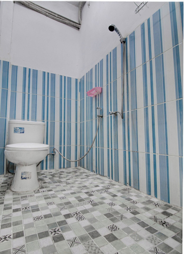 Bathroom, OYO 92833 Penginapan Syariah, Pekanbaru