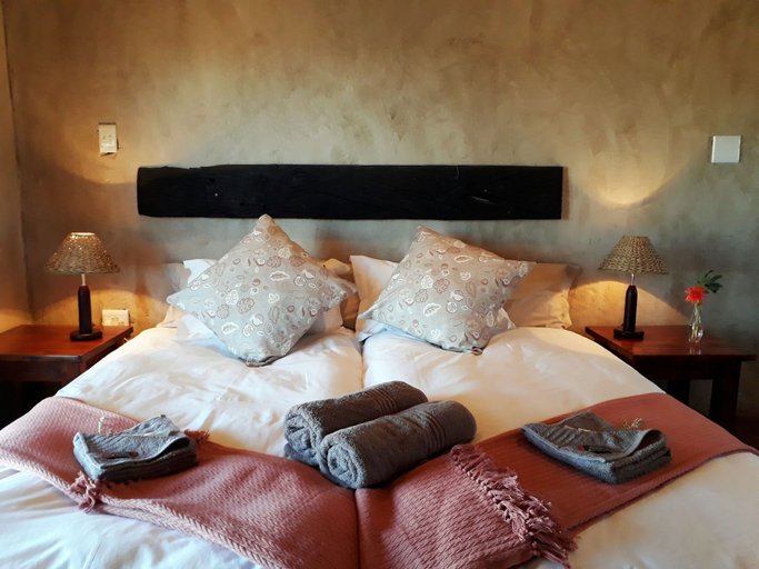 Bedroom 2, Gannabos Guest House, Joe Gqabi