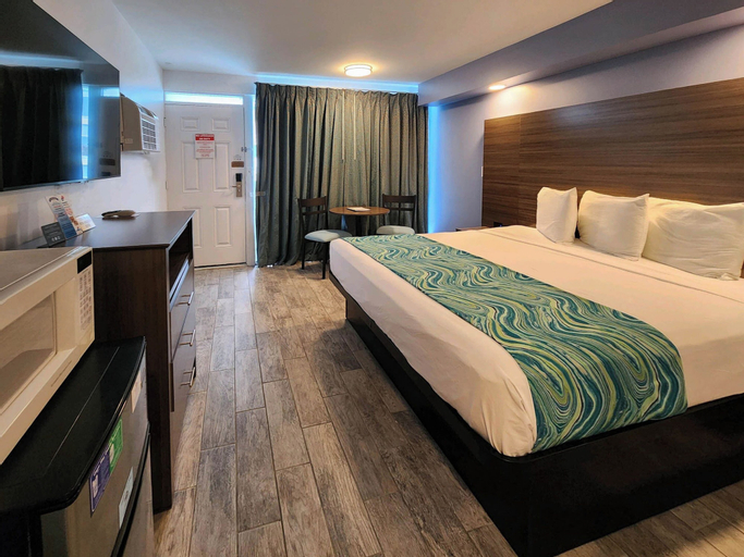Bedroom 13