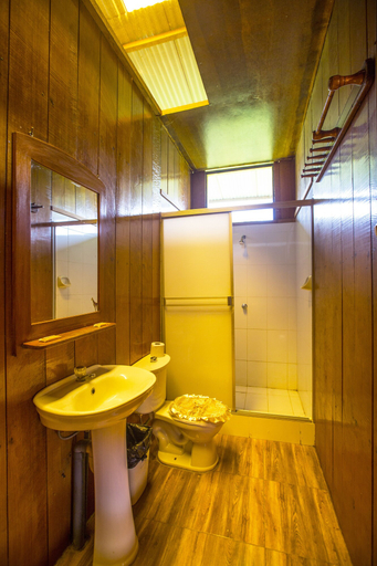 Bathroom 4, Monte Amazonico Lodge, Tambopata