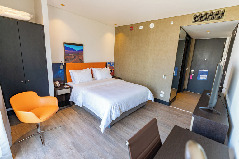 Bedroom 2, Hampton By Hilton Santiago Las Condes, Cordillera