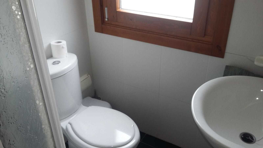 Bathroom 4, Hospedaxe Carragal, Lugo
