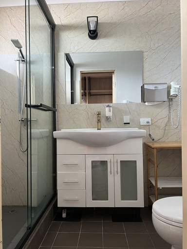 Bathroom 4, Central Jetty Motel, Wyong - South and West