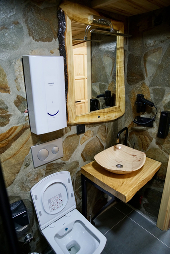 Bathroom, özden bungalows, Çamlıhemşin
